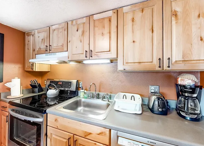 Summit House 406